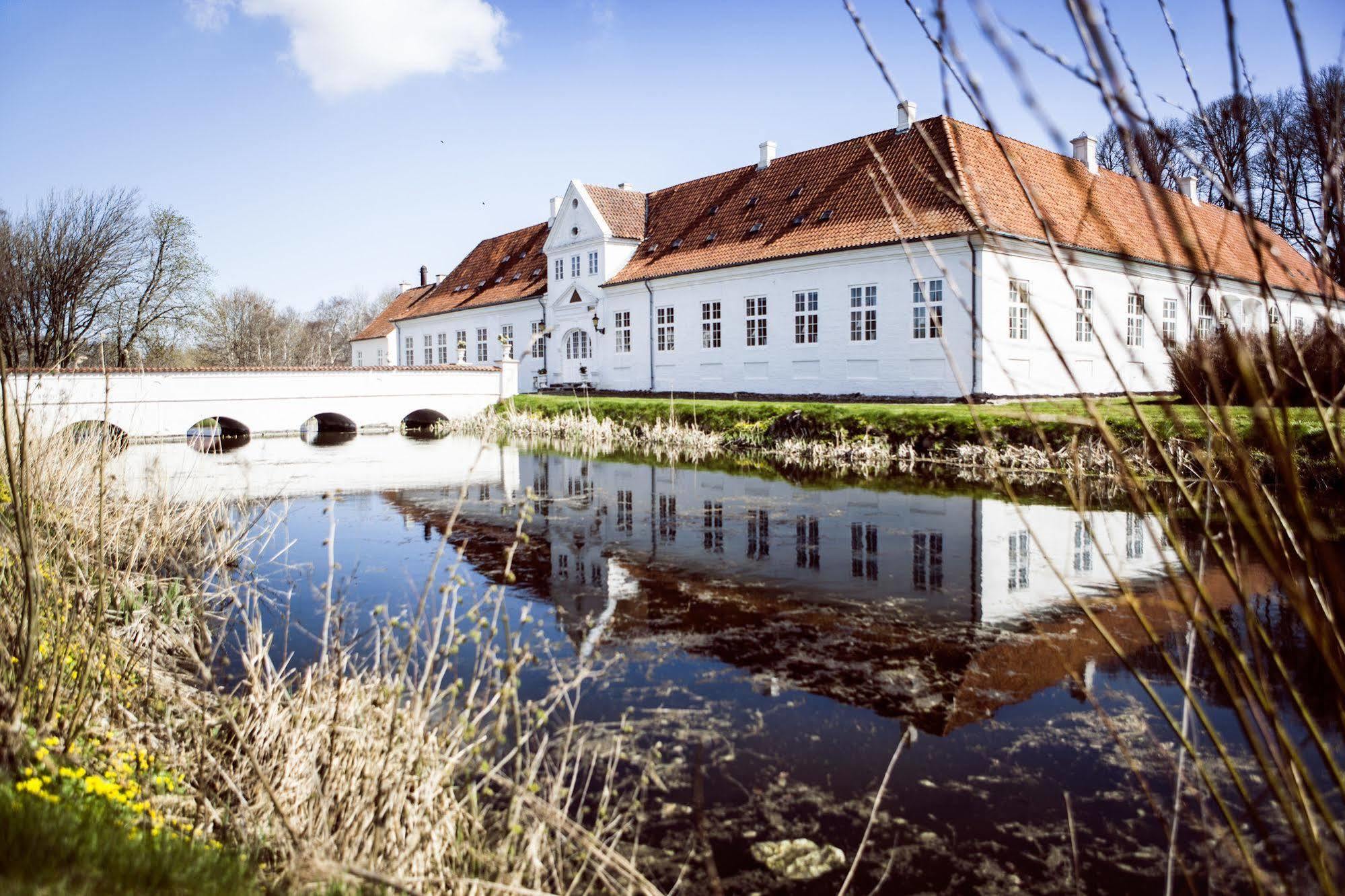 Store Restrup Manor House Buitenkant foto